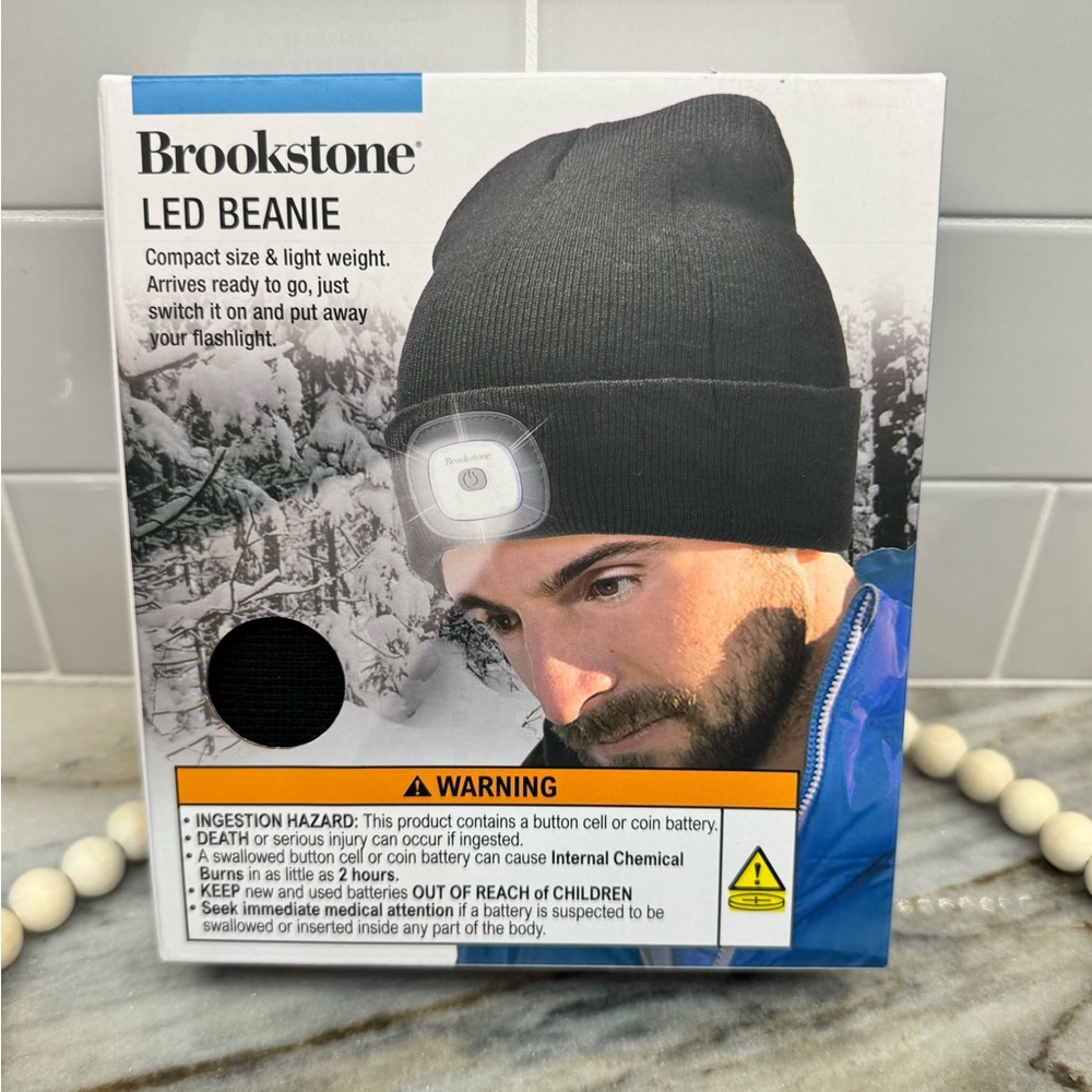 New Brookstone LED beanie stocking cap hat